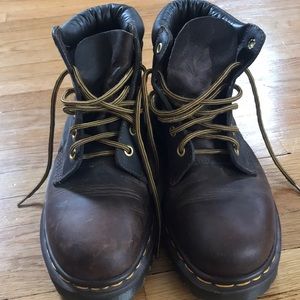 Dr Martens airwair vintage look brown lug boots